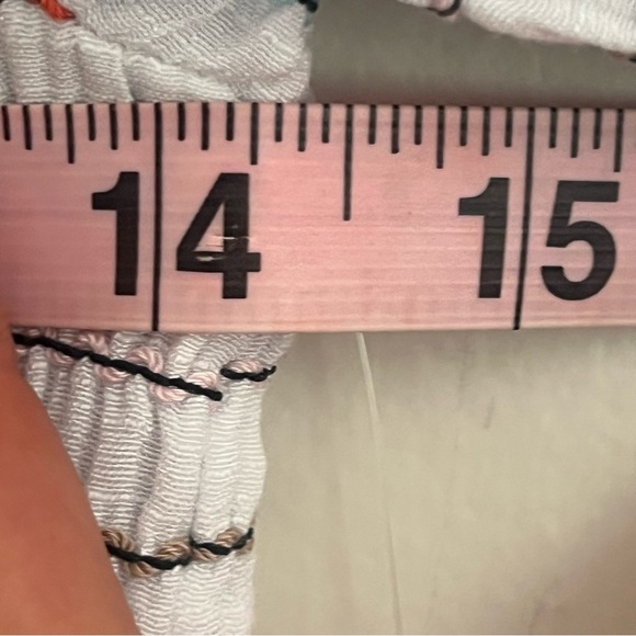 NWT Women’s Guess Off Should Striped Smocked Top With Flowy Bottom Size Small - Picture 9 of 11